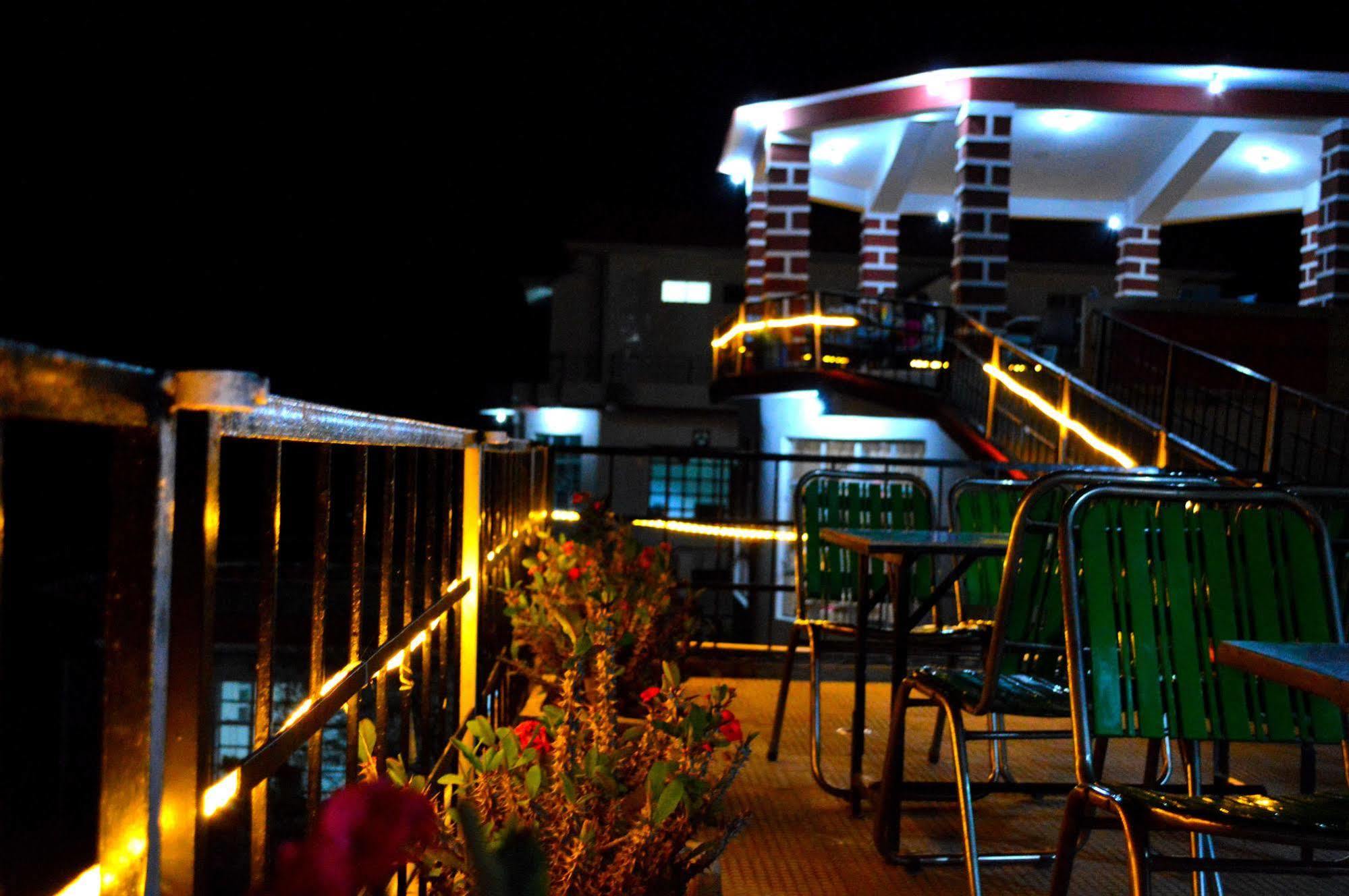 Dee Jay Resort Dhaliara Buitenkant foto