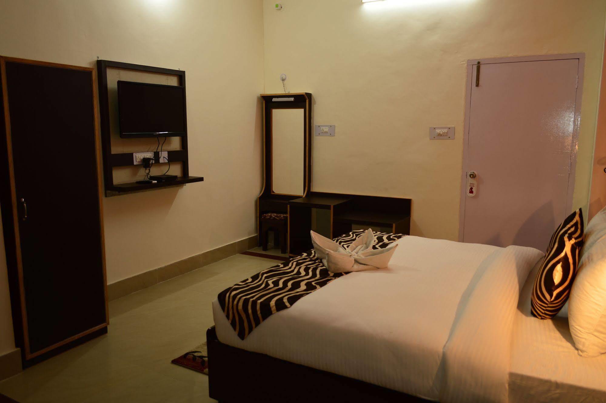 Dee Jay Resort Dhaliara Buitenkant foto