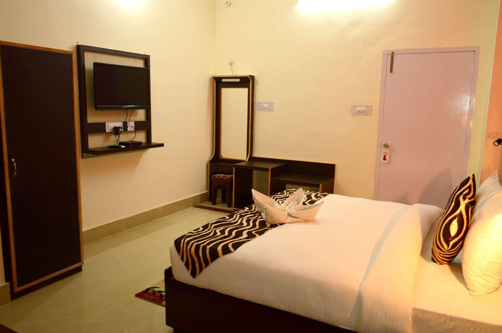Dee Jay Resort Dhaliara Buitenkant foto