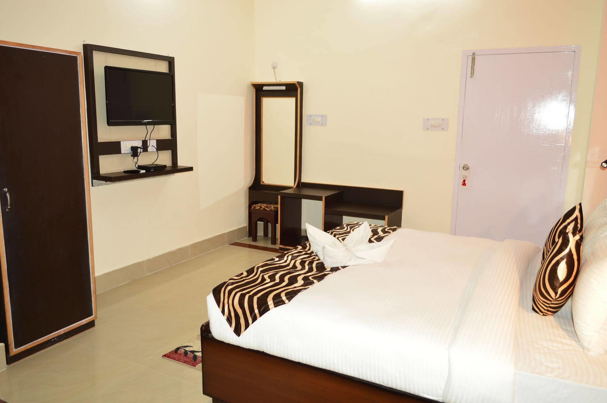 Dee Jay Resort Dhaliara Buitenkant foto